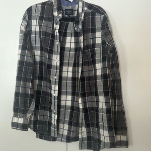 Men’s AE plaid Button down